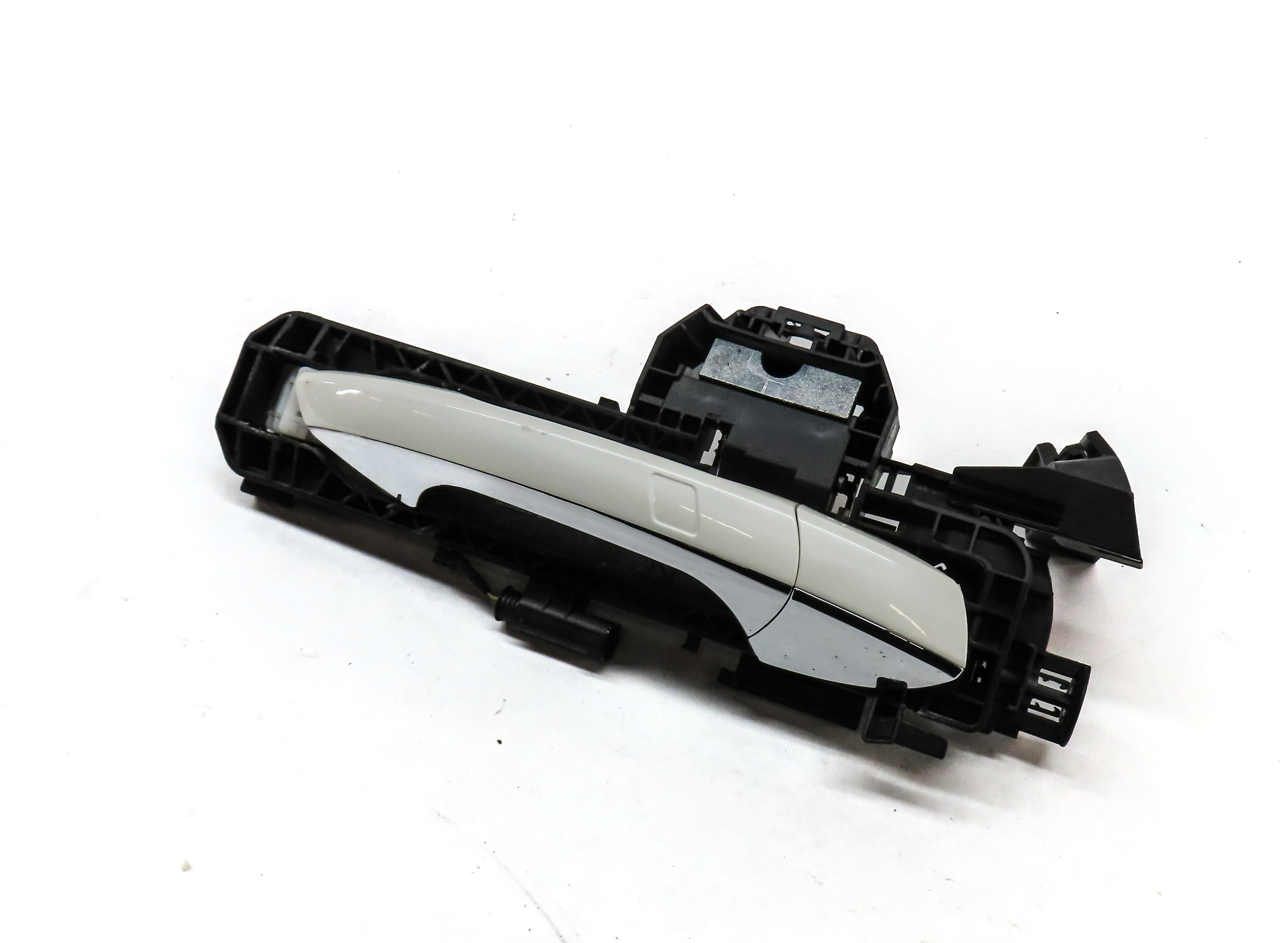08-16 MERCEDES C E GL ML CLASS FRONT or REAR RIGHT KEYLESS DOOR HANDLE (WHITE) — exact item pictured